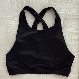 Classic Black Cross-Back Sports Bra
